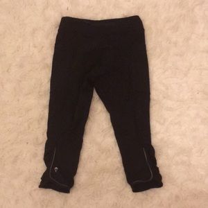 Girls ivivva ruffle capris!! Size 12-14